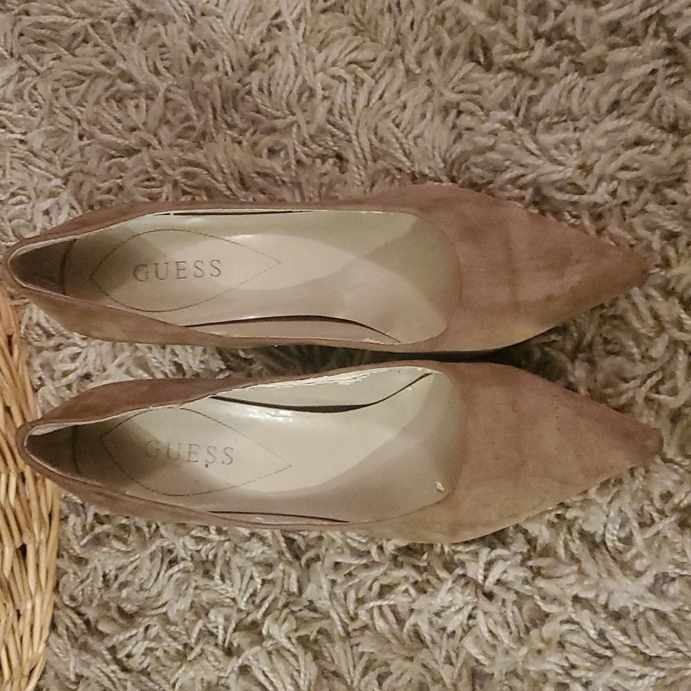 Guess light tan suede pointy heels